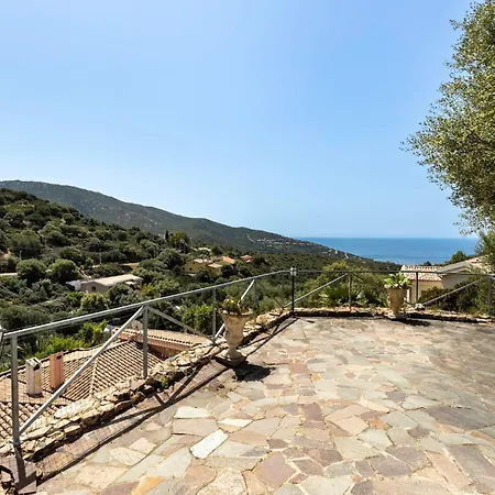Con Vista Mozzafiato Sul Mare Terra Mala