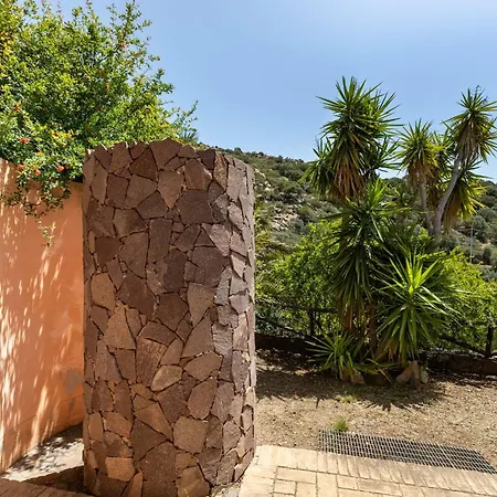 Con Vista Mozzafiato Sul Mare Terra Mala